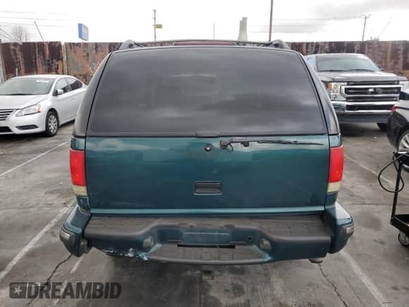 1998 Chevrolet Blazer LS with VIN 1GNCS13W6W2181350, listed as a Copart auction lot 48735225 with 135,821 mi miles and Salvage title. Bid and sale history available at DreamBid. Image 6.