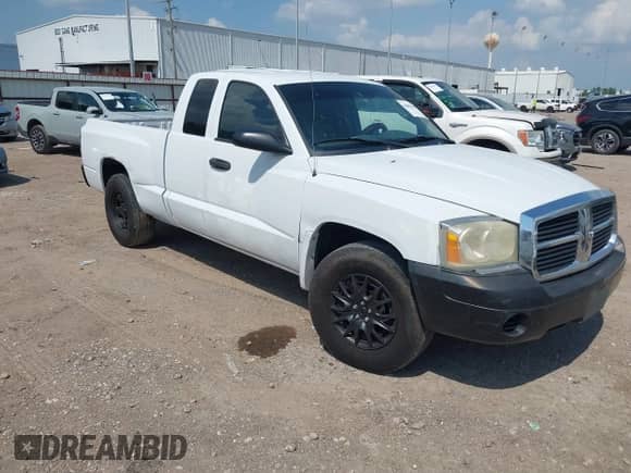2007 Dodge Dakota ST with VIN 1D7HE22KX7S178985, listed as a IAAI auction lot 42883089 with 248,368 mi miles and . Bid and sale history available at DreamBid. Image 1.