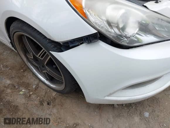 2013 Hyundai Sonata Limited с VIN 5NPEC4AC1DH586794, выставлен на аукционе IAAI как лот 42981355 с пробегом 226 203 миль миль и . История ставок и продаж доступна на DreamBid. Изображение 6.