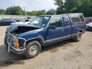 1996 Chevrolet Silverado 1500 с VIN 1GCEC19M2TE140664, выставлен на аукционе Copart как лот 57153475 с пробегом 859 351 миль миль и Списание • Salvage title. История ставок и продаж доступна на DreamBid. Изображение 1.