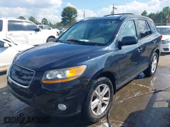 2011 Hyundai Santa Fe SE с VIN 5XYZH4AG4BG045166, выставлен на аукционе IAAI как лот 43058627 с пробегом 267 350 миль миль и . История ставок и продаж доступна на DreamBid. Изображение 17.