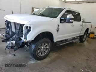 2017 Ford F-250 Lariat z VIN 1FT7W2B61HEF07885, wystawiony jako Copart lot #71999605 z przebiegiem 150 797 mil mil oraz Szkoda całkowita • Salvage title. Historia ofert i sprzedaży dostępna na DreamBid. Obrazek 1.