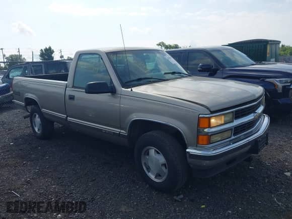 1998 Chevrolet Silverado 1500 with VIN 1GCEK14M5WZ116429, listed as a IAAI auction lot 42760349 with 165,028 mi miles and . Bid and sale history available at DreamBid. Image 1.