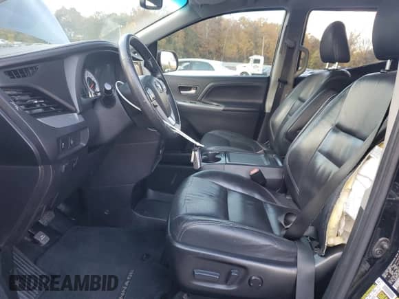 2015 Toyota Sienna SE with VIN 5TDXK3DC4FS557000, listed as a Copart auction lot 82646895 with 192,296 mi miles and Clean title. Bid and sale history available at DreamBid. Image 7.