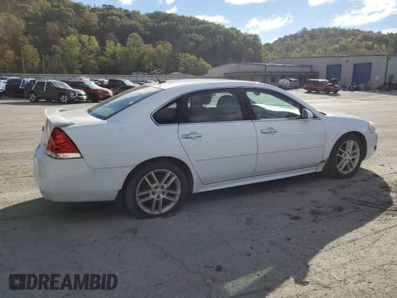 2010 Chevrolet Impala LTZ z VIN 2G1WC5EM6A1206013, wystawiony jako Copart lot #86441165 z przebiegiem 189 896 mil mil oraz Czysty tytuł • Clean title. Historia ofert i sprzedaży dostępna na DreamBid. Obrazek 3.