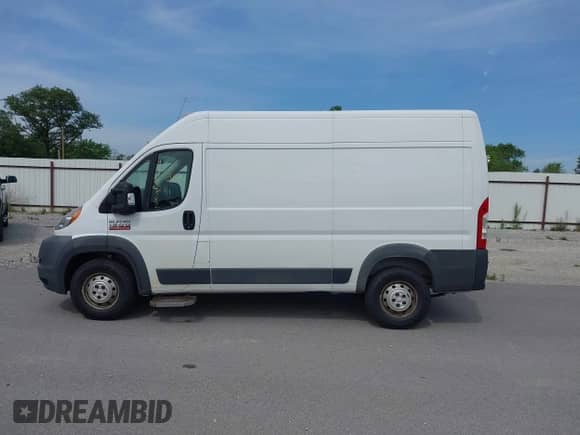 2015 Ram ProMaster Cargo с VIN 3C6TRVBG3FE520078, выставлен на аукционе IAAI как лот 42342582 с пробегом 311 689 миль миль и . История ставок и продаж доступна на DreamBid. Изображение 14.