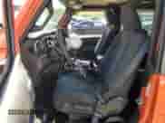 2019 Jeep Wrangler Sport S z VIN 1C4GJXAG8KW576807, wystawiony jako Copart lot #56577505 z przebiegiem 79 968 mil mil oraz Szkoda całkowita • Salvage title. Historia ofert i sprzedaży dostępna na DreamBid. Obrazek 7.