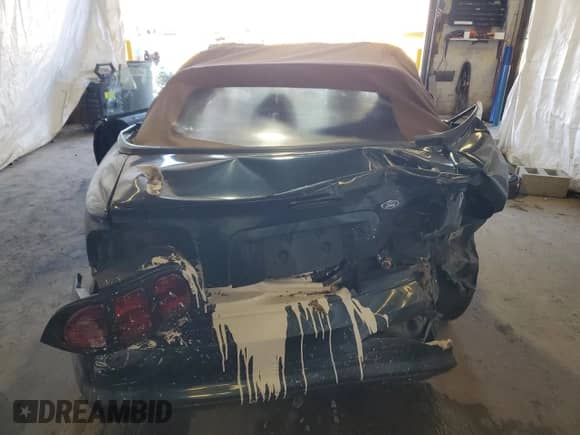 1996 Ford Mustang GT z VIN 1FALP45XXTF195022, wystawiony jako Copart lot #81088355 z przebiegiem 127 304 mil mil oraz Szkoda całkowita • Salvage title. Historia ofert i sprzedaży dostępna na DreamBid. Obrazek 6.