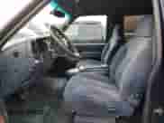 1999 Chevrolet Tahoe z VIN 3GNEK18R1XG208636, wystawiony jako Copart lot #83521334 z przebiegiem 146 408 mil mil oraz Czysty tytuł • Clean title. Historia ofert i sprzedaży dostępna na DreamBid. Obrazek 7.