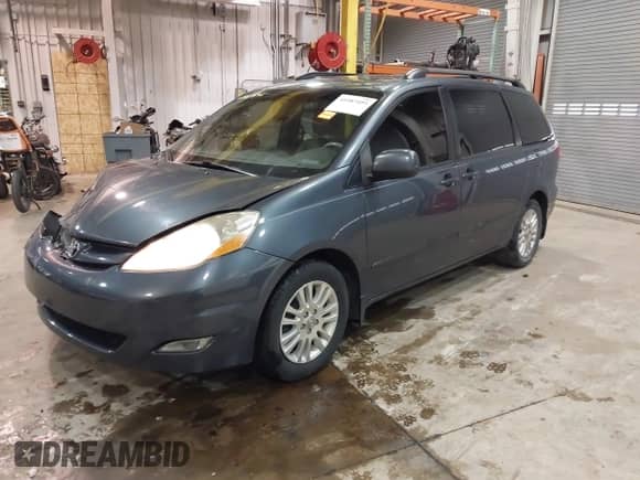 2010 Toyota Sienna XLE с VIN 5TDYK4CC2AS309994, выставлен на аукционе IAAI как лот 41487495 с пробегом Не указан миль и . История ставок и продаж доступна на DreamBid. Изображение 17.