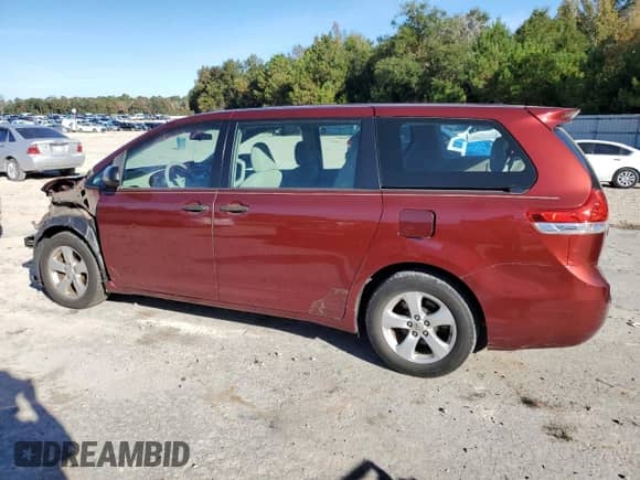 2013 Toyota Sienna L z VIN 5TDZK3DC3DS324408, wystawiony jako Copart lot #89648165 z przebiegiem 142 174 mil mil oraz Szkoda całkowita • Salvage title. Historia ofert i sprzedaży dostępna na DreamBid. Obrazek 2.