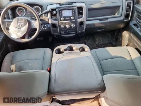 2014 Ram 1500 Tradesman z VIN 1C6RR6FT3ES278637, wystawiony jako Copart lot #63991135 z przebiegiem 107 893 mil mil oraz Szkoda całkowita • Salvage title. Historia ofert i sprzedaży dostępna na DreamBid. Obrazek 8.