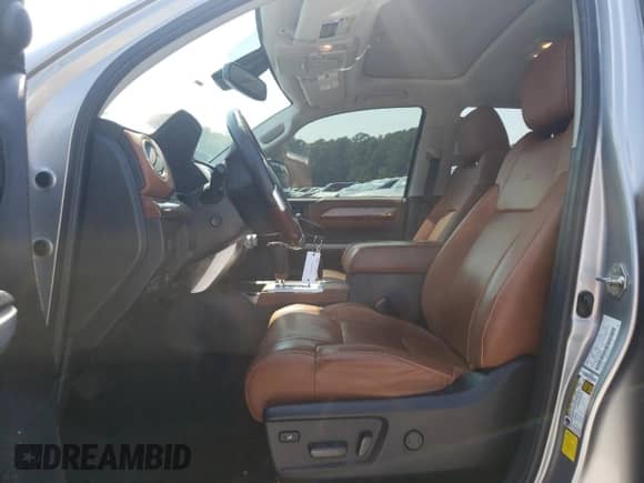 2020 Toyota Tundra Platinum с VIN 5TFGY5F17LX263151, выставлен на аукционе Copart как лот 65772464 с пробегом 104 218 миль миль и Списание • Salvage title. История ставок и продаж доступна на DreamBid. Изображение 7.