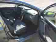 2013 Hyundai Elantra GLS z VIN KMHDH4AE0DU675062, wystawiony jako IAAI lot #43186022 z przebiegiem 146 855 mil mil oraz . Historia ofert i sprzedaży dostępna na DreamBid. Obrazek 5.