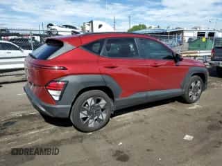 2024 Hyundai Kona SEL с VIN KM8HC3AB5RU106134, выставлен на аукционе Copart как лот 68766334 с пробегом 9 327 миль миль и Чистый • Clean title. История ставок и продаж доступна на DreamBid. Изображение 3.