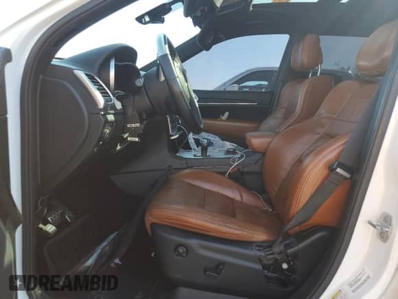 2015 Jeep Grand Cherokee SRT с VIN 1C4RJFDJ5FC625642, выставлен на аукционе Copart как лот 80710305 с пробегом 72 919 миль миль и Списание • Salvage title. История ставок и продаж доступна на DreamBid. Изображение 7.