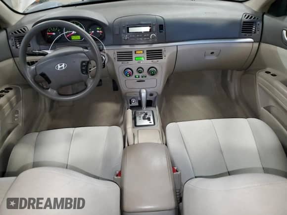 2008 Hyundai Sonata GLS z VIN 5NPET46C98H353406, wystawiony jako Copart lot #81697305 z przebiegiem 244 210 mil mil oraz Szkoda całkowita • Salvage title. Historia ofert i sprzedaży dostępna na DreamBid. Obrazek 8.