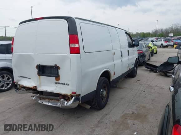 2003 Chevrolet Express Cargo с VIN 1GCGG25V031175986, выставлен на аукционе IAAI как лот 42144402 с пробегом 353 661 миль миль и . История ставок и продаж доступна на DreamBid. Изображение 4.