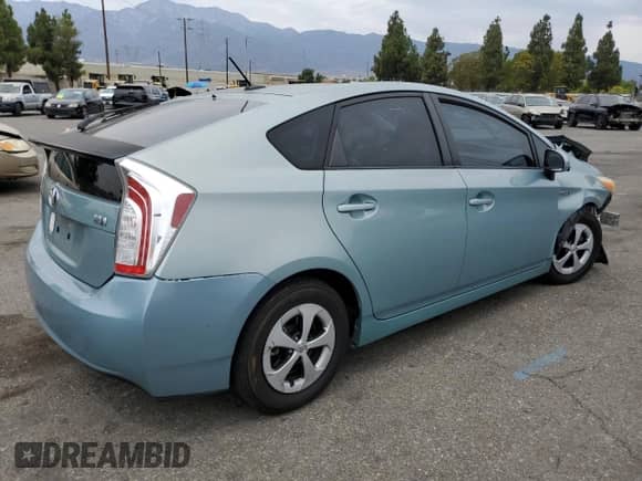 2014 Toyota Prius Four z VIN JTDKN3DU0E1746961, wystawiony jako Copart lot #70925445 z przebiegiem 133 035 mil mil oraz Szkoda całkowita • Salvage title. Historia ofert i sprzedaży dostępna na DreamBid. Obrazek 3.