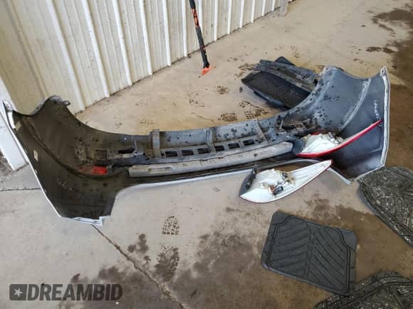 2012 Hyundai Tucson Limited с VIN KM8JUCAC8CU382662, выставлен на аукционе Copart как лот 88252125 с пробегом 123 212 миль миль и Списание • Salvage title. История ставок и продаж доступна на DreamBid. Изображение 13.