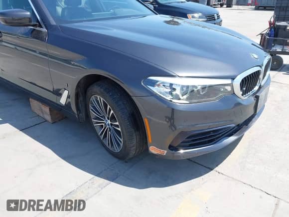 2019 BMW 5 Series 530e с VIN WBAJA9C59KB253996, выставлен на аукционе IAAI как лот 42889256 с пробегом 83 541 миль миль и . История ставок и продаж доступна на DreamBid. Изображение 6.