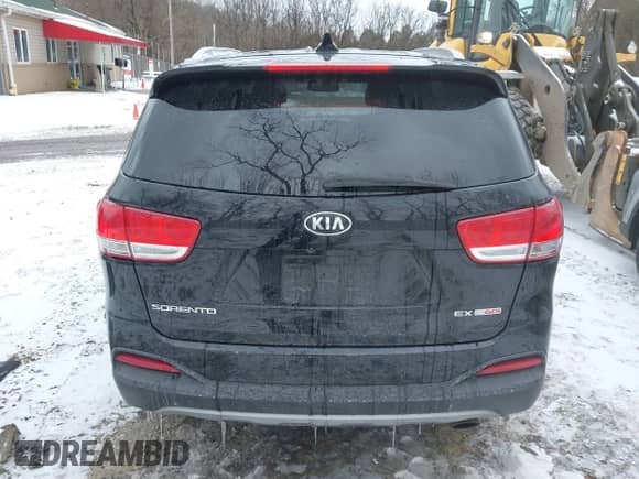 2018 Kia Sorento EX z VIN 5XYPHDA14JG360275, wystawiony jako IAAI lot #41639019 z przebiegiem 74 328 mil mil oraz . Historia ofert i sprzedaży dostępna na DreamBid. Obrazek 17.