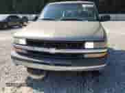 2000 Chevrolet Silverado 1500 z VIN 1GCEC14V7YZ105294, wystawiony jako Copart lot #71396935 z przebiegiem 257 942 mil mil oraz Szkoda całkowita • Salvage title. Historia ofert i sprzedaży dostępna na DreamBid. Obrazek 13.