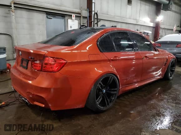 2015 BMW M3 z VIN WBS3C9C59FP804936, wystawiony jako Copart lot #87036694 z przebiegiem 92 518 mil mil oraz Nie do naprawy • Non repairable. Historia ofert i sprzedaży dostępna na DreamBid. Obrazek 3.