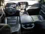 2020 Ram 1500 Limited z VIN 1C6RREHT9LN100394, wystawiony jako Copart lot #62424455 z przebiegiem Nie podano mil oraz Szkoda całkowita • Salvage title. Historia ofert i sprzedaży dostępna na DreamBid. Obrazek 8.