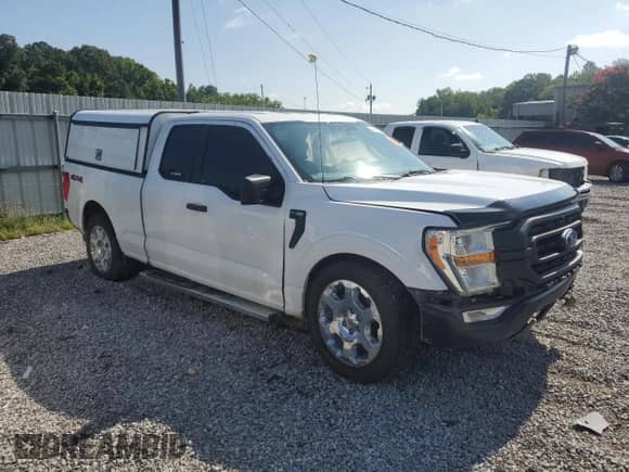 2021 Ford F-150 XL z VIN 1FTEX1EP2MKE07812, wystawiony jako Copart lot #63468535 z przebiegiem 130 653 mil mil oraz Szkoda całkowita • Salvage title. Historia ofert i sprzedaży dostępna na DreamBid. Obrazek 4.