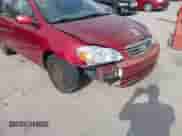 2004 Toyota Corolla CE z VIN 1NXBR32E44Z203654, wystawiony jako IAAI lot #43507348 z przebiegiem 227 127 mil mil oraz . Historia ofert i sprzedaży dostępna na DreamBid. Obrazek 6.