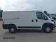 2023 Ram ProMaster Cargo z VIN 3C6LRVVG1PE598744, wystawiony jako IAAI lot #42946879 z przebiegiem Nie podano mil oraz . Historia ofert i sprzedaży dostępna na DreamBid. Obrazek 13.