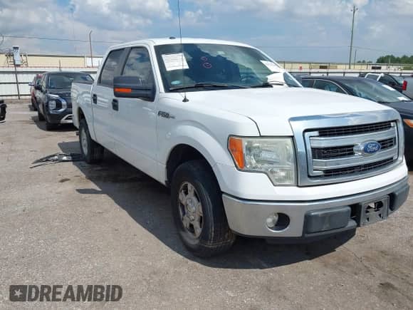 2013 Ford F-150 XL z VIN 1FTFW1CF7DKD24443, wystawiony jako IAAI lot #42976104 z przebiegiem 127 136 mil mil oraz . Historia ofert i sprzedaży dostępna na DreamBid. Obrazek 1.