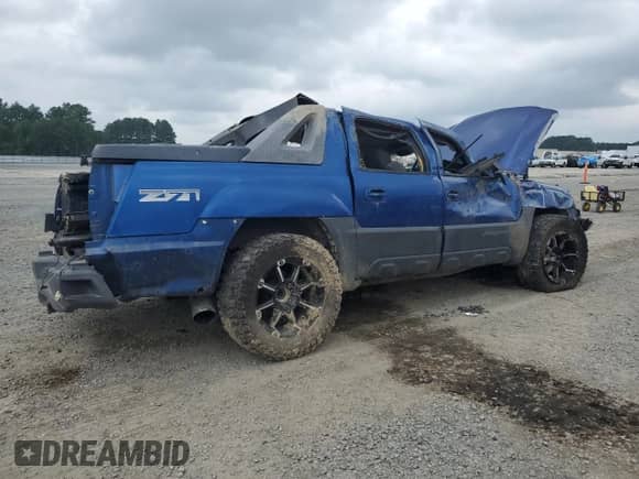 2003 Chevrolet Avalanche with VIN 3GNEK13T23G290714, listed as a Copart auction lot 68165175 with 205,881 mi miles and Salvage title. Bid and sale history available at DreamBid. Image 3.