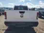 2024 Ram 1500 Tradesman z VIN 1C6RRECT8RN231817, wystawiony jako Copart lot #63057625 z przebiegiem 53 092 mil mil oraz Szkoda całkowita • Salvage title. Historia ofert i sprzedaży dostępna na DreamBid. Obrazek 6.