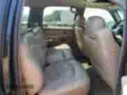 2002 Chevrolet Suburban Z71 z VIN 3GNFK16Z22G216048, wystawiony jako Copart lot #60589495 z przebiegiem 198 760 mil mil oraz Czysty tytuł • Clean title. Historia ofert i sprzedaży dostępna na DreamBid. Obrazek 11.