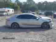 2019 Toyota Camry SE z VIN 4T1B11HK2KU785419, wystawiony jako IAAI lot #43286510 z przebiegiem 165 070 mil mil oraz . Historia ofert i sprzedaży dostępna na DreamBid. Obrazek 14.