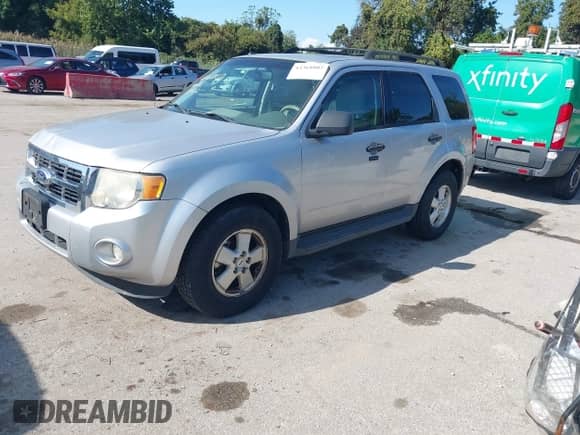 2011 Ford Escape XLT с VIN 1FMCU9DG2BKC35368, выставлен на аукционе IAAI как лот 43361807 с пробегом 157 149 миль миль и . История ставок и продаж доступна на DreamBid. Изображение 2.