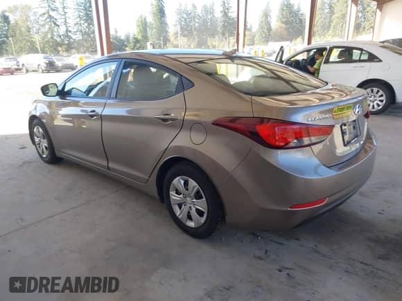 2016 Hyundai Elantra SE with VIN 5NPDH4AE4GH718465, listed as a IAAI auction lot 43406613 with 25,311 mi miles and . Bid and sale history available at DreamBid. Image 3.