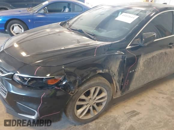 2016 Chevrolet Malibu LT z VIN 1G1ZE5STXGF218444, wystawiony jako IAAI lot #43222614 z przebiegiem 162 975 mil mil oraz . Historia ofert i sprzedaży dostępna na DreamBid. Obrazek 6.