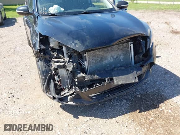 2019 Kia Sorento LX with VIN 5XYPGDA58KG525977, listed as a IAAI auction lot 42659114 with 99,163 mi miles and . Bid and sale history available at DreamBid. Image 6.