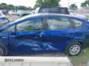 2016 Toyota Prius Two z VIN JTDZN3EU6GJ052551, wystawiony jako IAAI lot #42731714 z przebiegiem 104 450 mil mil oraz . Historia ofert i sprzedaży dostępna na DreamBid. Obrazek 14.