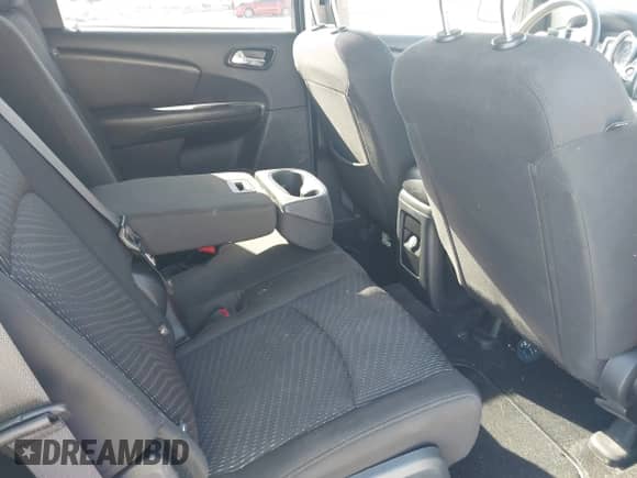 2017 Dodge Journey SXT z VIN 3C4PDCBG8HT589795, wystawiony jako IAAI lot #43359975 z przebiegiem 129 361 mil mil oraz . Historia ofert i sprzedaży dostępna na DreamBid. Obrazek 8.