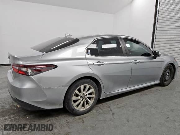 2022 Toyota Camry LE с VIN 4T1C11AK7NU665263, выставлен на аукционе Copart как лот 83995045 с пробегом 79 146 миль миль и Чистый • Clean title. История ставок и продаж доступна на DreamBid. Изображение 3.