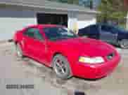 2002 Ford Mustang Standard z VIN 1FAFP40422F141786, wystawiony jako IAAI lot #43421875 z przebiegiem 234 526 mil mil oraz . Historia ofert i sprzedaży dostępna na DreamBid. Obrazek 1.