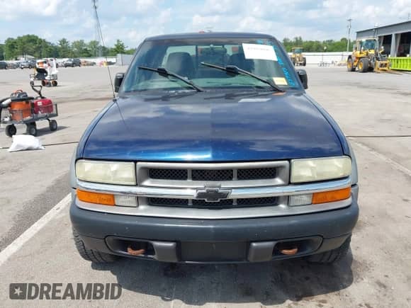 2003 Chevrolet S-10 LS с VIN 1GCCT19X938196603, выставлен на аукционе IAAI как лот 42969806 с пробегом Не указан миль и . История ставок и продаж доступна на DreamBid. Изображение 11.