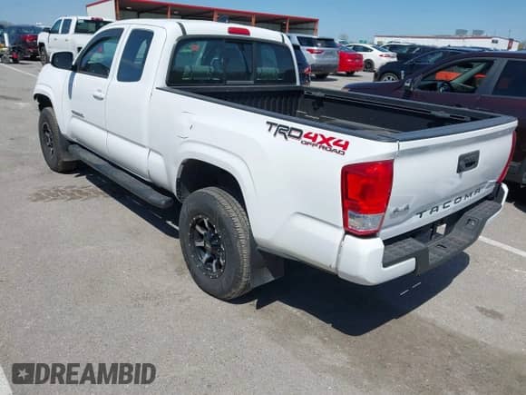 2016 Toyota Tacoma SR с VIN 5TFSX5EN5GX045748, выставлен на аукционе IAAI как лот 41987259 с пробегом 117 450 миль миль и . История ставок и продаж доступна на DreamBid. Изображение 3.
