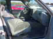 1996 Chevrolet Blazer z VIN 1GNDT13W2T2203227, wystawiony jako IAAI lot #42737848 z przebiegiem 166 855 mil mil oraz . Historia ofert i sprzedaży dostępna na DreamBid. Obrazek 5.