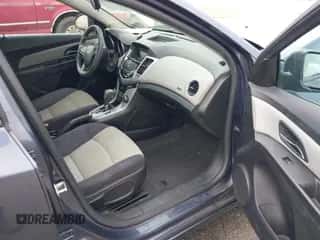 2013 Chevrolet Cruze LS z VIN 1G1PA5SH9D7148312, wystawiony jako IAAI lot #43297955 z przebiegiem 181 088 mil mil oraz . Historia ofert i sprzedaży dostępna na DreamBid. Obrazek 5.