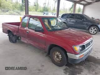 1995 Toyota Tacoma z VIN 4TAUN53B5SZ072643, wystawiony jako IAAI lot #42582575 z przebiegiem 304 125 mil mil oraz . Historia ofert i sprzedaży dostępna na DreamBid. Obrazek 1.